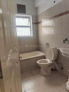 Bathroom Image of 1700 Sq.ft 3 BHK Apartment / Flat for rent in Banjara Hills Hyderabad for Rs. 61000