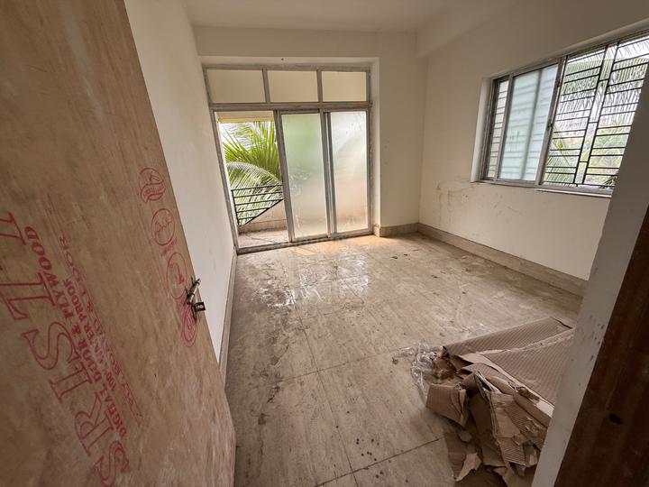 Airport Gate No 2 Main Image 1