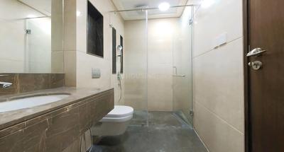 Bathroom Image of 2200 Sq.ft 3 BHK Apartment / Flat for rent in Lokhandwala Minerva, Worli Mumbai for Rs. 375000