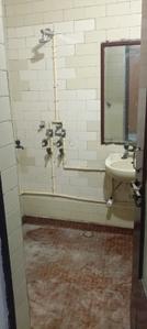 Bathroom Image of 1776 Sq.ft 2.5 BHK Builder Floor for rent in Sector 27 Noida for Rs. 26000