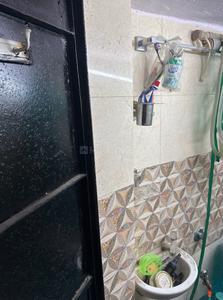 Bathroom Image of 950 Sq.ft 2 BHK Builder Floor for sale in Safdarjung Enclave New Delhi for Rs. 12500000