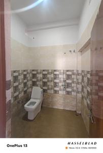 Bathroom Image of 2200 Sq.ft 4 BHK Independent House for rent in Rajajipuram Lucknow for Rs. 14000