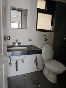 Common Bathroom Image of 590 Sq.ft 1 BHK Apartment / Flat for rent in Kharadi Pune for Rs. 22000