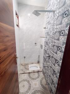 Bathroom Image of 750 Sq.ft 2 BHK Builder Floor for rent in Sector 4 Rohini New Delhi for Rs. 23500