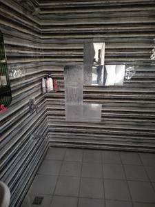 Bathroom Image of 1500 Sq.ft 2 BHK Builder Floor for rent in  Apollo DB City, Nipania Indore for Rs. 35000