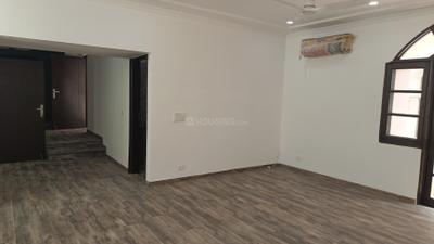 Bedroom Image of 5500 Sq.ft 6 BHK Independent House for rent in New Friends Colony New Delhi for Rs. 700000