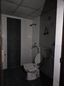 Common Bathroom Image of 1460 Sq.ft 2.5 BHK Apartment / Flat for sale in  Foster Heights, Crossings Republik Ghaziabad for Rs. 8000000