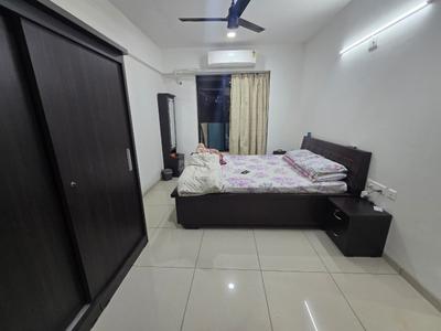 Bedroom Image of 1228 Sq.ft 2 BHK Apartment / Flat for sale in Sun Atmosphere, Shela Ahmedabad for Rs. 6100000