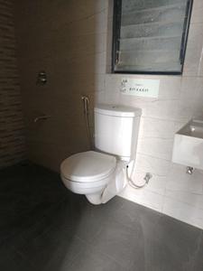 Common Bathroom Image of 1367 Sq.ft 3 BHK Apartment / Flat for sale in Kumar Purab A3 Building, Hadapsar Pune for Rs. 12500000