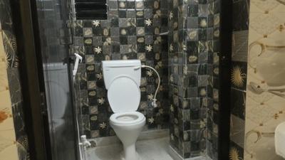 Bathroom Image of 401 Sq.ft 1 BHK Apartment / Flat for rent in Uttar Panchanna Gram Kolkata for Rs. 10500