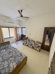 Bedroom Image of 2200 Sq.ft 2.5 BHK Independent House for rent in Satellite Ahmedabad for Rs. 32000