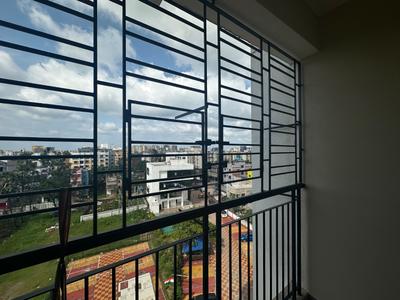Balcony Image of 1300 Sq.ft 3 BHK Apartment / Flat for rent in Chinar Park Kolkata for Rs. 25000