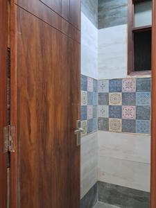Common Bathroom Image of 1450 Sq.ft 3 BHK Apartment / Flat for sale in JMD Marvella Homes 2, Sector 73 Noida for Rs. 5800000
