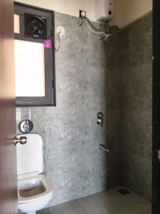 Common Bathroom Image of 950 Sq.ft 3 BHK Apartment / Flat for rent in VTP Leonara Building C And F, Mahalunge Pune for Rs. 33000