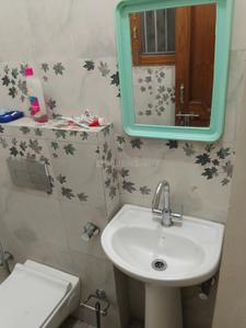 Bathroom Image of 282 Sq.ft 1 RK Independent House for rent in Chakshah Nagar Dehradun for Rs. 15000