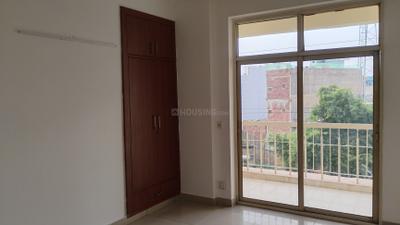 Bedroom Image of 1549 Sq.ft 3 BHK Apartment / Flat for rent in Mahagun Mascot, Crossings Republik Ghaziabad for Rs. 22000