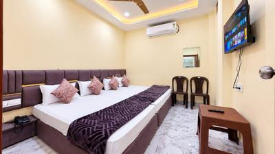 Bedroom Image of 1500 Sq.ft 1 RK Studio for rent in Mahakal Vanijya Ujjain for Rs. 120000