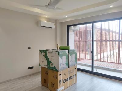 Bedroom Image of 2050 Sq.ft 4 BHK Builder Floor for sale in Ansal Versalia, Sector 67 Gurgaon for Rs. 32500000