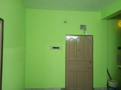 Living Room Image of 650 Sq.ft 2 BHK Apartment / Flat for rent in Baranagar Kolkata for Rs. 15000