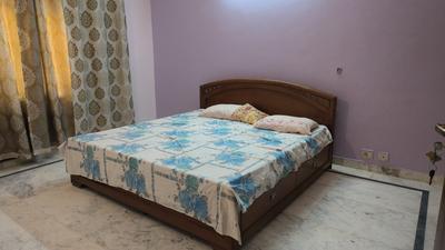 Bedroom Image of 2250 Sq.ft 3 BHK Builder Floor for rent in Sun City, Sector 54 Gurgaon for Rs. 55000