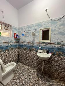 Bathroom Image of 1350 Sq.ft 2 BHK Independent House for rent in Murugeshpalya Bengaluru for Rs. 42000