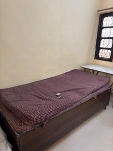 Bedroom Image of 550 Sq.ft 1.5 BHK Builder Floor for rent in DDA LIG Flats Pocket E, Dilshad Garden New Delhi for Rs. 20000