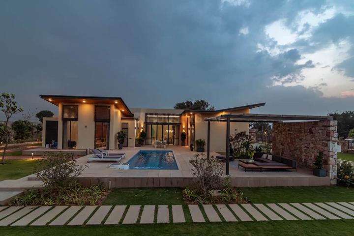 Theekariya Main Image 1