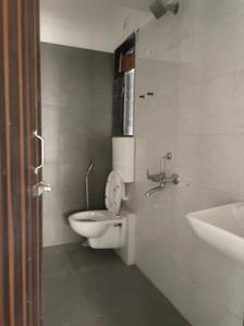 Common Bathroom Image of 525 Sq.ft 1 BHK Apartment / Flat for sale in Dharti Pressidio, Kandivali West Mumbai for Rs. 9500000