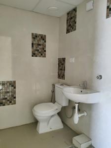 Common Bathroom Image of 364 Sq.ft 1 BHK Apartment / Flat for sale in Mahindra Happinest Kalyan, Bhiwandi Thane for Rs. 3500000