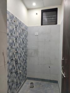 Common Bathroom Image of 650 Sq.ft 1 BHK Apartment / Flat for sale in CI Golf City Apartment, Kambakshpur Noida for Rs. 2184500