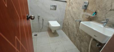 Bathroom Image of 900 Sq.ft 1 BHK Builder Floor for rent in Banaswadi Bengaluru for Rs. 23100