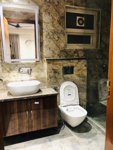 Bathroom Image of 4500 Sq.ft 4 BHK Builder Floor for rent in Sector 21 Gurgaon for Rs. 65000