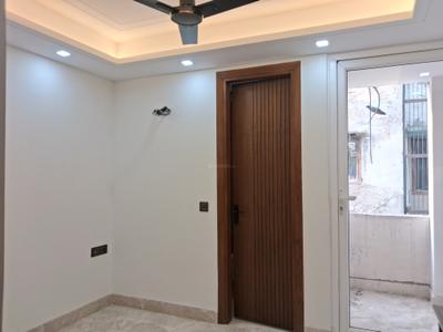 Bedroom Image of 1350 Sq.ft 3 BHK Builder Floor for sale in Paschim Vihar New Delhi for Rs. 26000000
