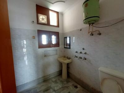 Bathroom Image of 1788 Sq.ft 2 BHK Builder Floor for rent in Sector 10 Panchkula for Rs. 20000