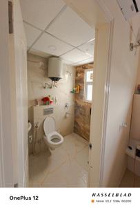 Bathroom Image of 1900 Sq.ft 3 BHK Apartment / Flat for rent in Omaxe The Palace, Gomti Nagar Lucknow for Rs. 50000