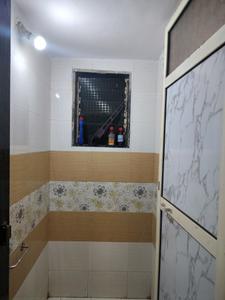 Common Bathroom Image of 700 Sq.ft 1 BHK Apartment / Flat for rent in Kavya Residency, Kasarvadavali Thane for Rs. 16300