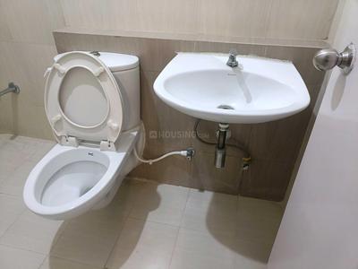 Image of 860 Sq.ft 2 BHK Apartment / Flat for rent in Adani The Meadows, Shantigram, Ahmedabad for Rs. 33000