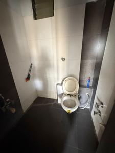 Bathroom Image of 1560 Sq.ft 2 BHK Apartment / Flat for rent in Navrangpura Ahmedabad for Rs. 30000