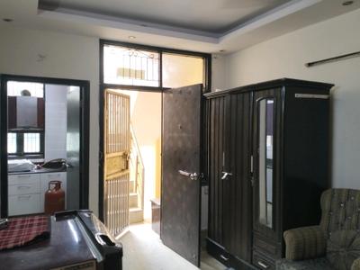 Living Room Image of 700 Sq.ft 2 BHK Builder Floor for rent in Ranjeet Nagar New Delhi for Rs. 28000