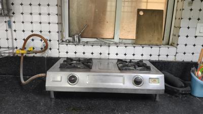 Kitchen Image of 900 Sq.ft 2 BHK Apartment / Flat for rent in Dhyan Residency, Harni Vadodara for Rs. 18000