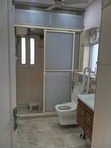 Bathroom Image of 1350 Sq.ft 2.5 BHK Apartment / Flat for rent in Azad Apartments, Kalu Sarai New Delhi for Rs. 75000