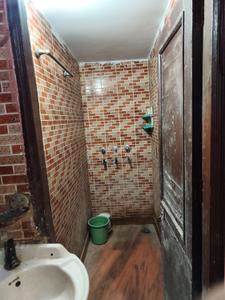 Bathroom Image of 450 Sq.ft 1 BHK Independent House for rent in Jaitpur New Delhi for Rs. 8000