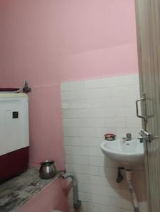 Bathroom Image of 1200 Sq.ft 2 BHK Builder Floor for rent in Adyar Chennai for Rs. 40000