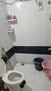 Bathroom Image of 950 Sq.ft 3 BHK Apartment / Flat for rent in Bawadiya Kalan Bhopal for Rs. 5000