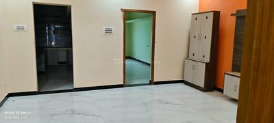 Living Room Image of 1100 Sq.ft 2 BHK Builder Floor for rent in Mummoorthi Nagar Tiruppur for Rs. 13000