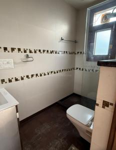 Bathroom Image of 2216 Sq.ft 3 BHK Builder Floor for rent in Unitech Residency Greens, Sector 46 Gurgaon for Rs. 84999