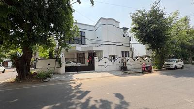 Image of 6720 Sq.ft Residential Plot / Land for sale in Raja Annamalai Puram, Chennai for Rs. 330000000