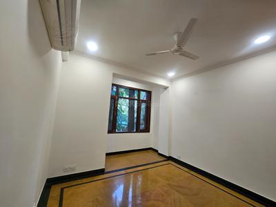 Bedroom Image of 4500 Sq.ft 3.5 BHK Builder Floor for rent in Gulmohar Park New Delhi for Rs. 260000