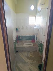 Bathroom Image of 725 Sq.ft 3 BHK Apartment / Flat for sale in Sodepur Kolkata for Rs. 2500000