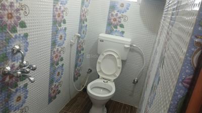 Bathroom Image of 588 Sq.ft 1 BHK Apartment / Flat for rent in Keshtopur Kolkata for Rs. 8158